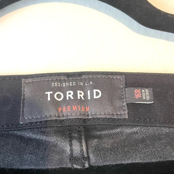 Torrid Womens Distressed Ripped Sky High Skinny Black Jeans Size 16 - Picture 5 of 9